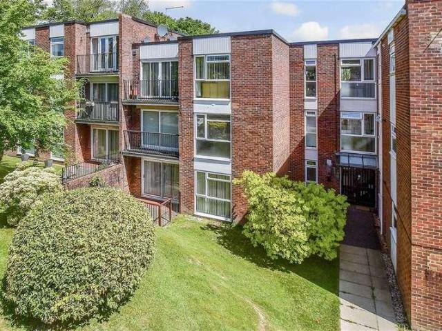 Flat for sale in Cross In Hand, East Sussex