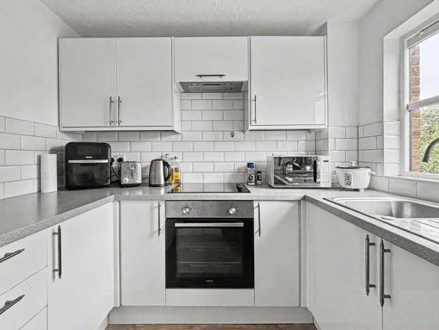 Flat for sale in Sarisbury, Fareham