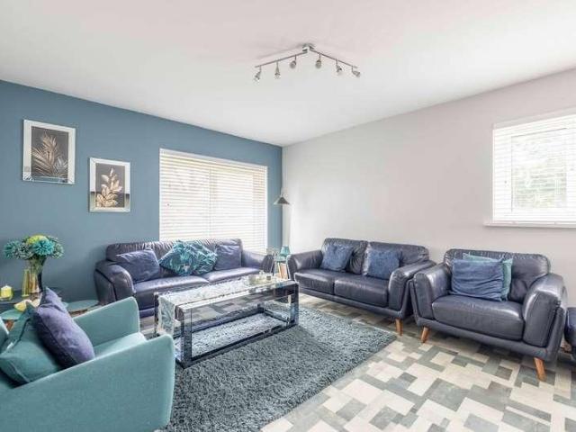 Flat for sale in Slough