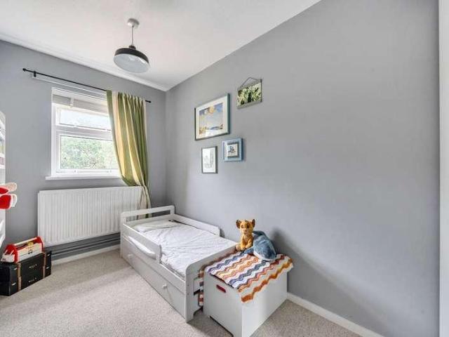 Flat for sale in Crystal Palace, Greater London
