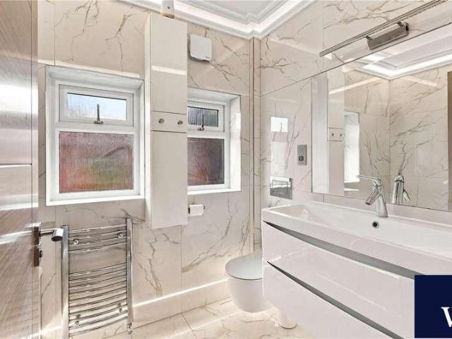 Flat for sale in London Borough of Barnet, Greater London