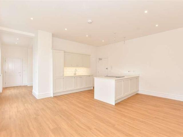 Flat for sale in Folkestone