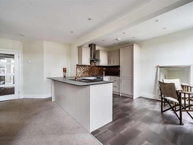 Flat for sale in Castle, Bedford