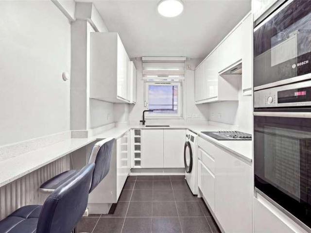 Flat for sale in Holmleigh Road Estate, Greater London
