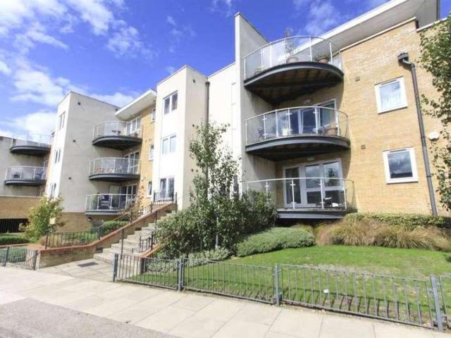 Flat for sale in London Borough of Hillingdon, Greater London
