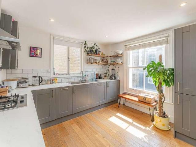 Flat for sale in Clapton, Lower Clapton