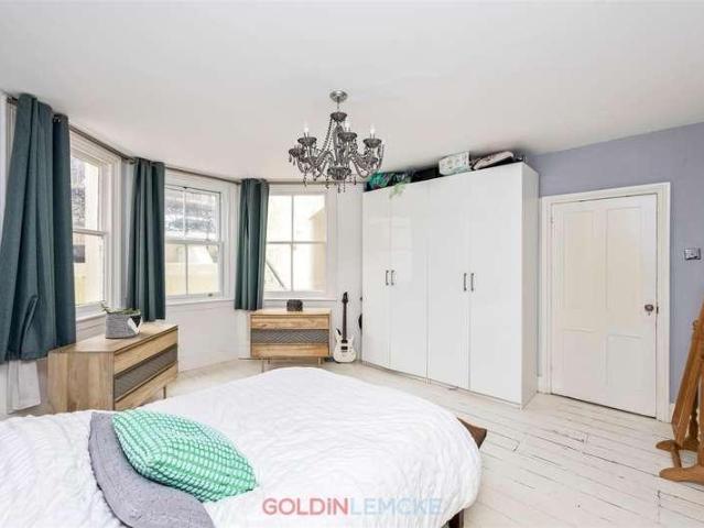 Flat for sale in Aldrington