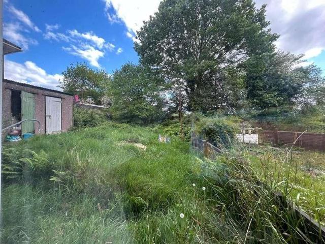 Flat for sale in Cimla, Neath