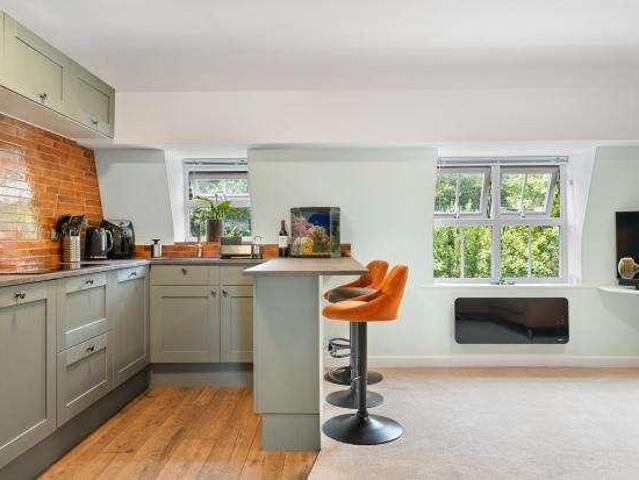 Flat for sale in Calderstones
