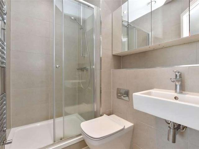 Flat for sale in London Borough of Croydon, Greater London