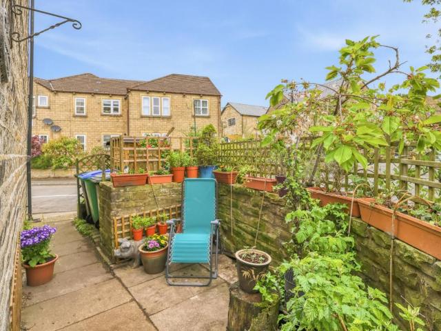 Flat for sale in Wardle, Burnedge