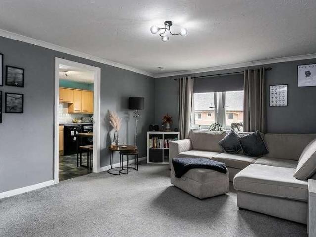 Flat for sale in Milton Bridge, Scotland
