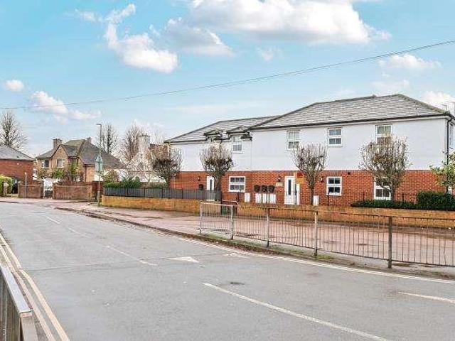 Flat for sale in Evershot, Oxfordshire