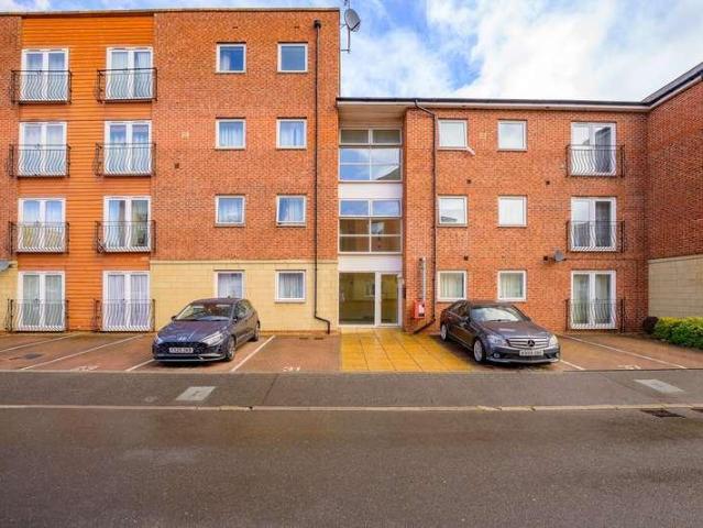 Flat for sale in St Thomas, Boston