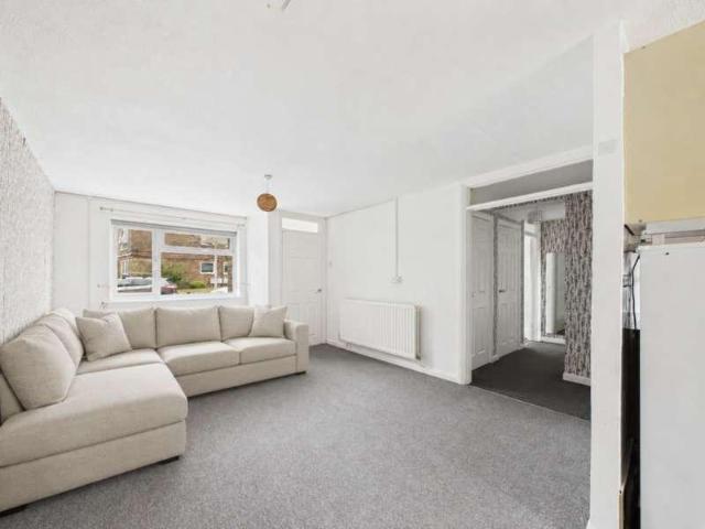Flat for sale in Roffey, Horsham