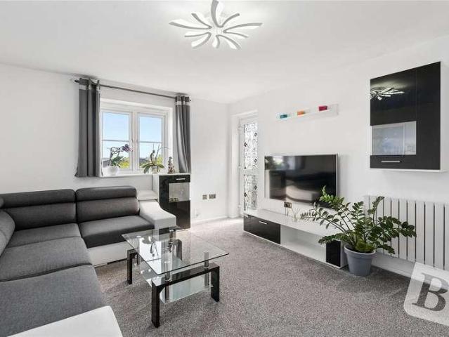 Flat for sale in Hamerton, Kent