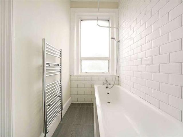 Flat for sale in Hornsey, Greater London