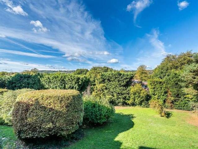 Flat for sale in Hurst Green, Tandridge