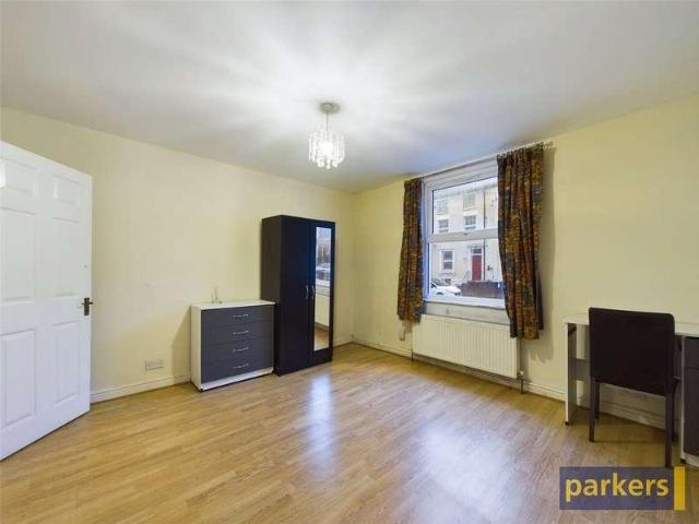 Flat for sale in Katesgrove, Reading