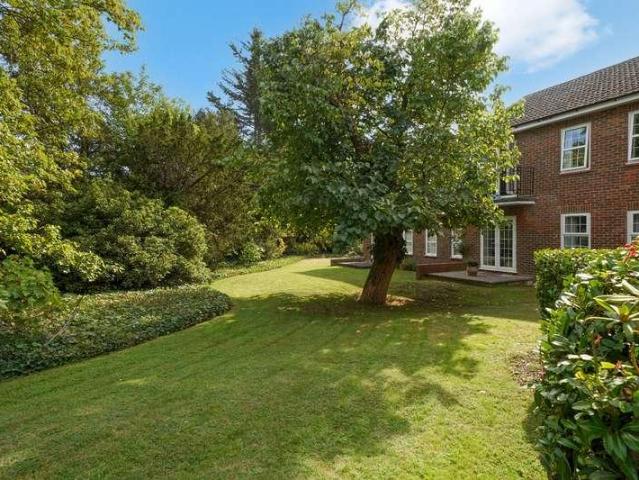 Flat for sale in London Borough of Harrow, Greater London