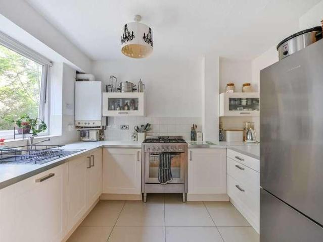 Flat for sale in Richmond, Ham