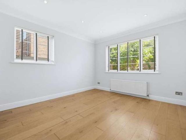 Flat for sale in London Borough of Ealing, Hanwell