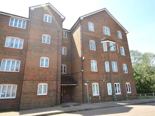 Flat for sale in Greater London