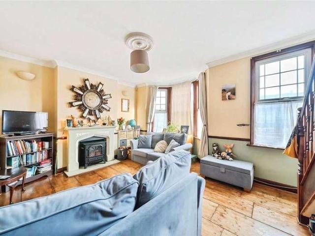 Flat for sale in Southend City Centre Neighbourhood, Alton Barnes