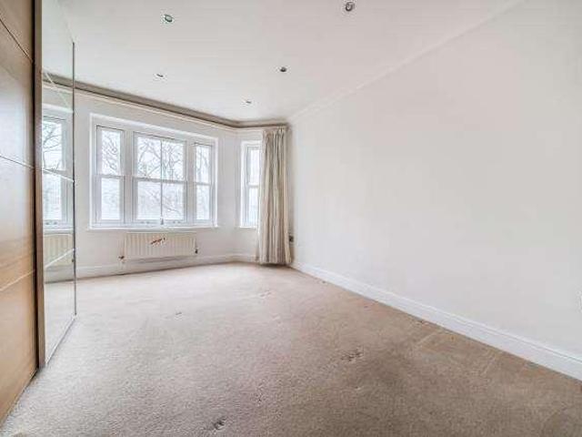 Flat for sale in Sunninghill and Ascot, Ascot