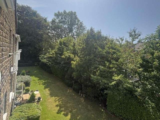 Flat for sale in Lindley, West Yorkshire