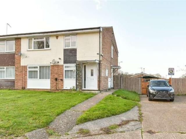 Flat for sale in Chatham