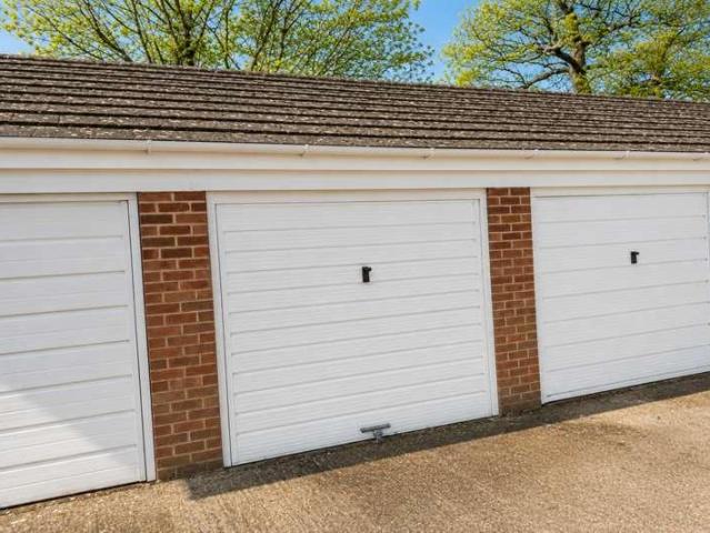 Flat for sale in Reading