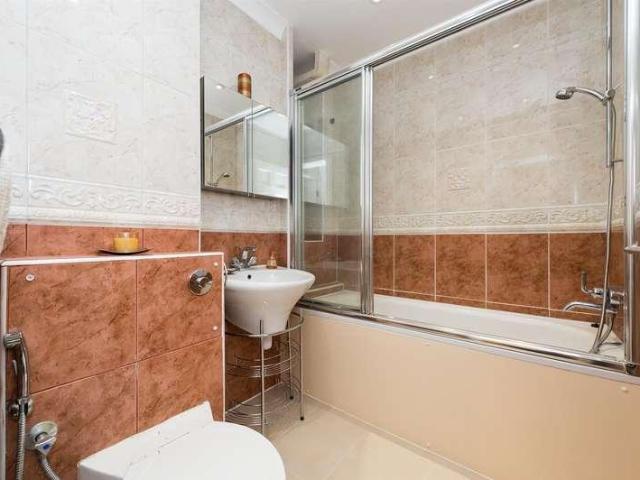 Flat for sale in Bayswater, Greater London