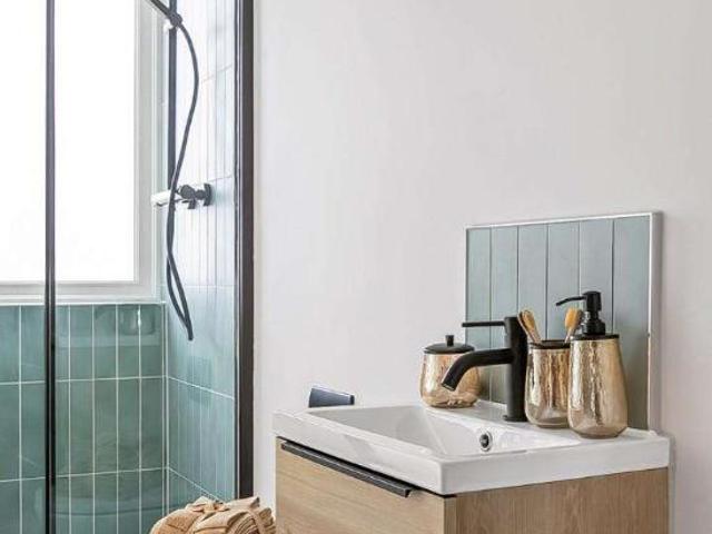 Flat for sale in London Borough of Lewisham, Greater London