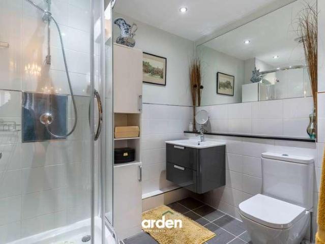 Flat for sale in Bromsgrove, Worcestershire