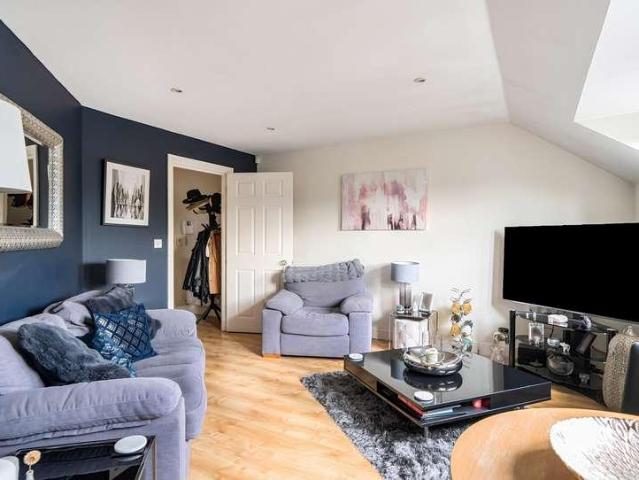 Flat for sale in Keynsham, West of England