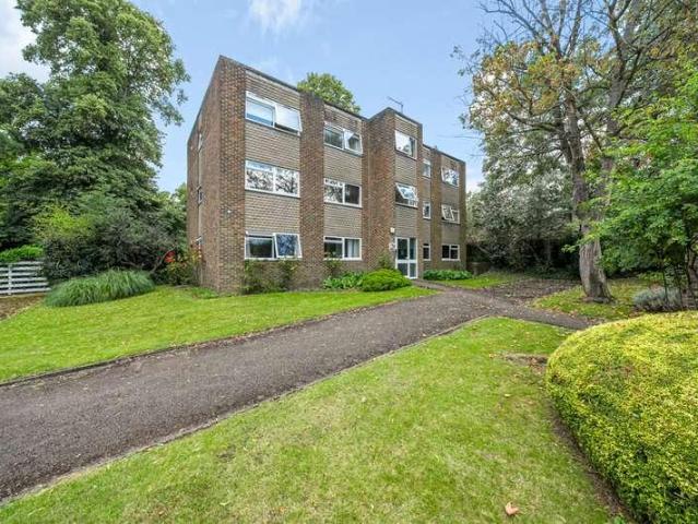 Flat for sale in Northwood, Northwood