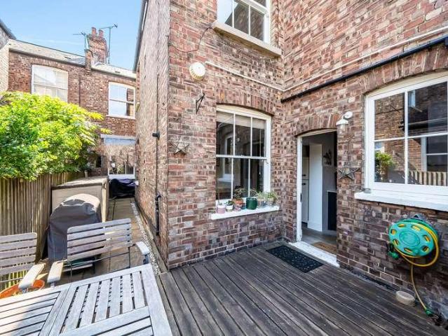 Flat for sale in Holloway, Lower Holloway