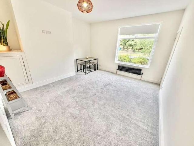 Flat for sale in Thinford