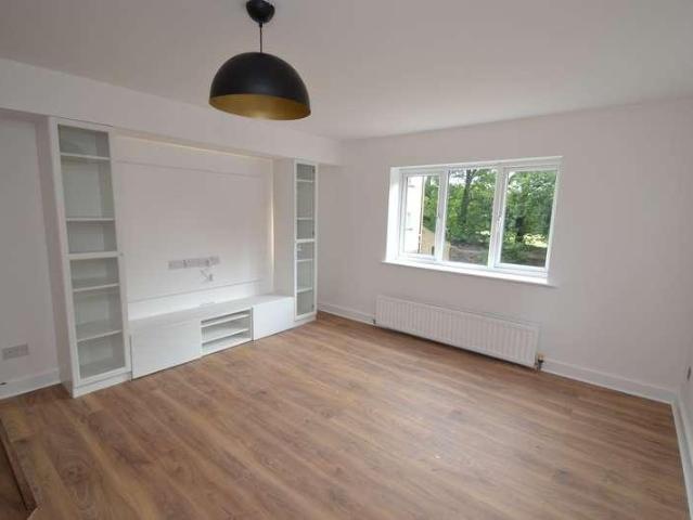 Flat for sale in Baildon, West Yorkshire