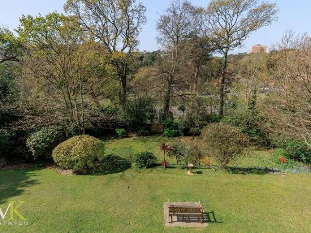 Flat for sale in Boscombe, Bournemouth