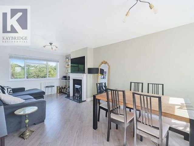 Flat for sale in West Ewell, Ewell