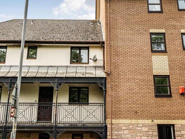 Flat for sale in Feckenham, City Of Bristol