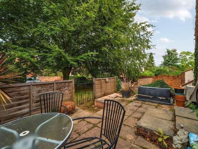 Flat for sale in Reading