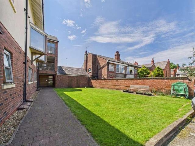 Flat for sale in Liscard, Wallasey