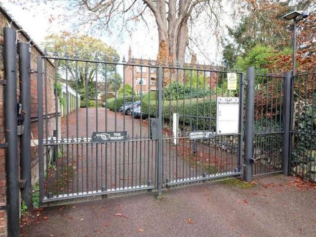 Flat for sale in Spring Park, Luton