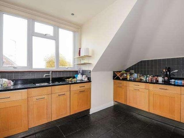 Flat for sale in West Finchley, Greater London