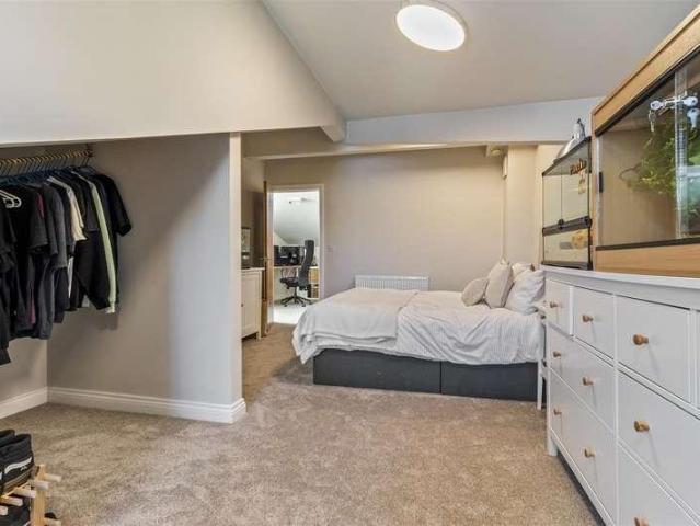 Flat for sale in Worthing, West Sussex