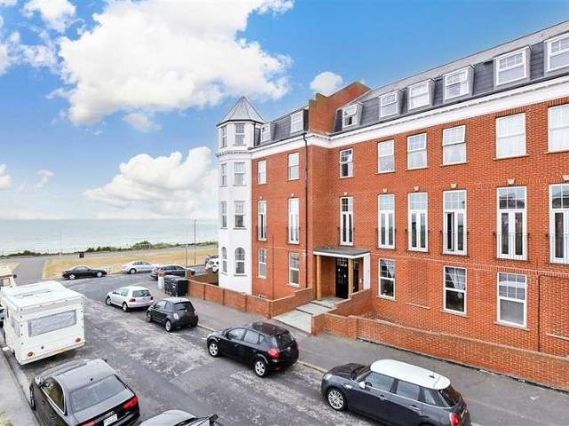 Flat for sale in Cliftonville West, Acol
