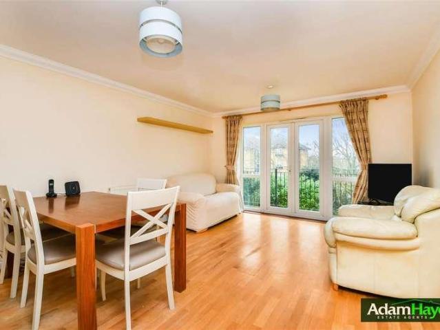 Flat for sale in Thomas More Estate, Greater London
